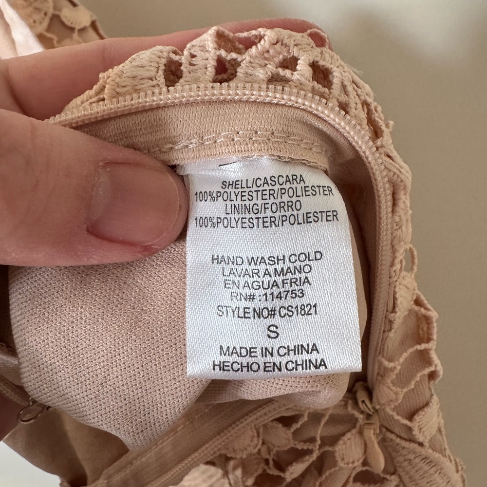 🆕WOT Never Worn Lulus Elegant Beige Crochet Floral Lace Pencil Skirt - Picture 5 of 8